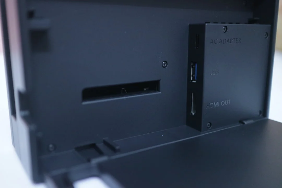 底座背部接口 底座背部接口