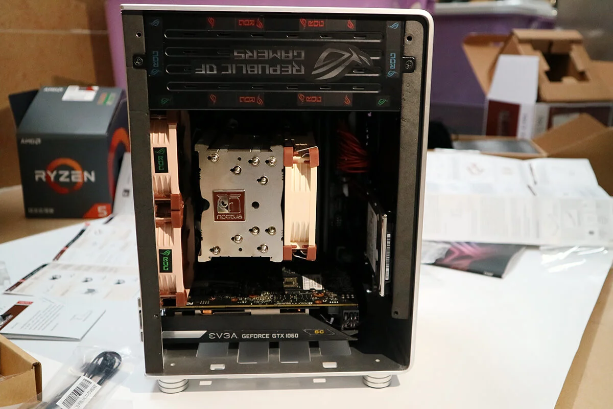 这里我把电源挡板装反了,哈哈